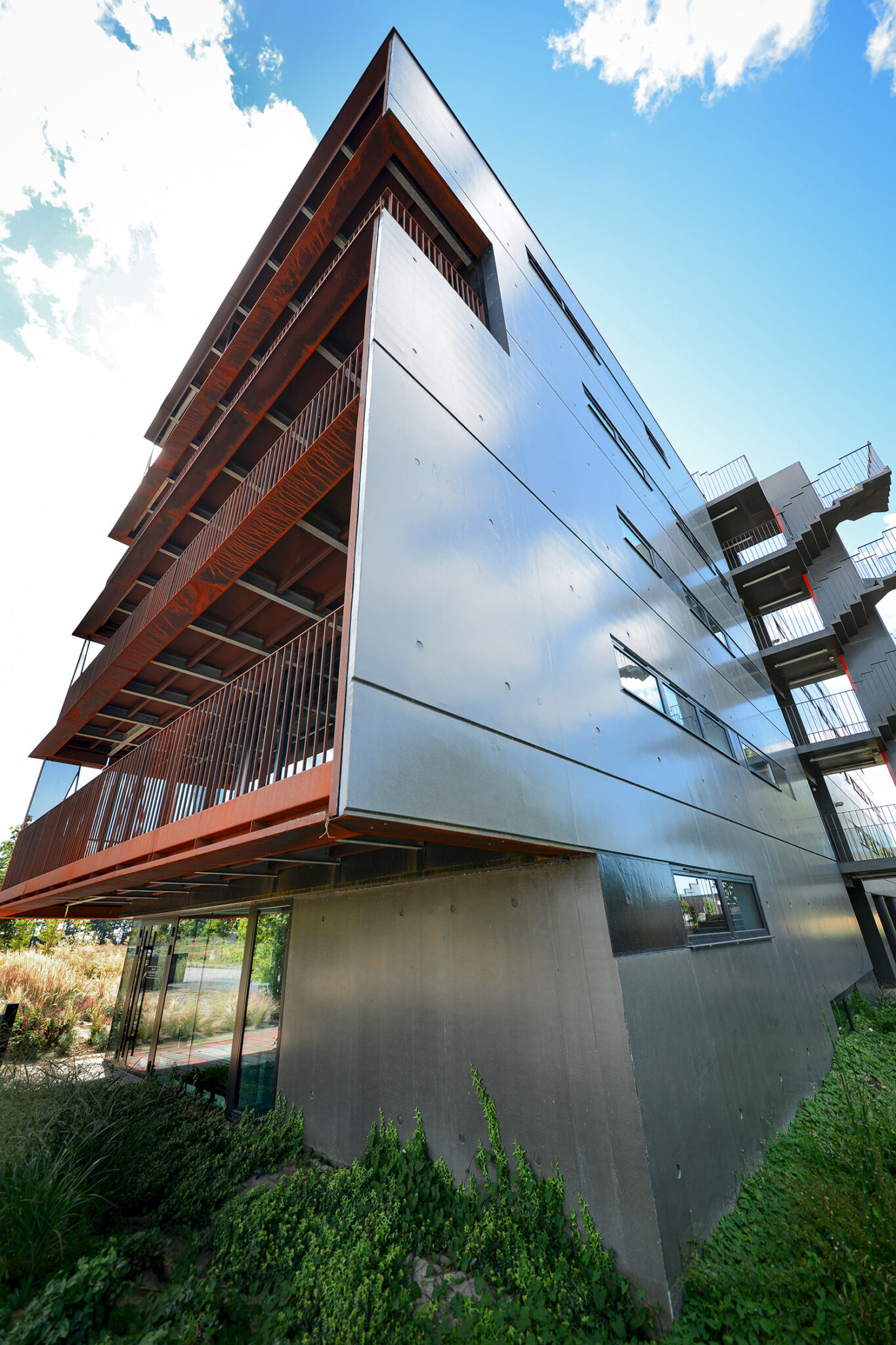 Arrête du bâtiment Steel Band de l'Atelier Arcau