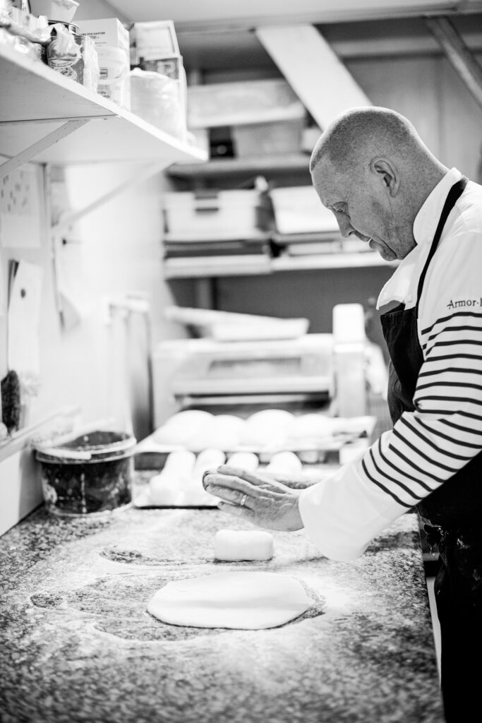 Intégrer le beurre dans le kouign-amann