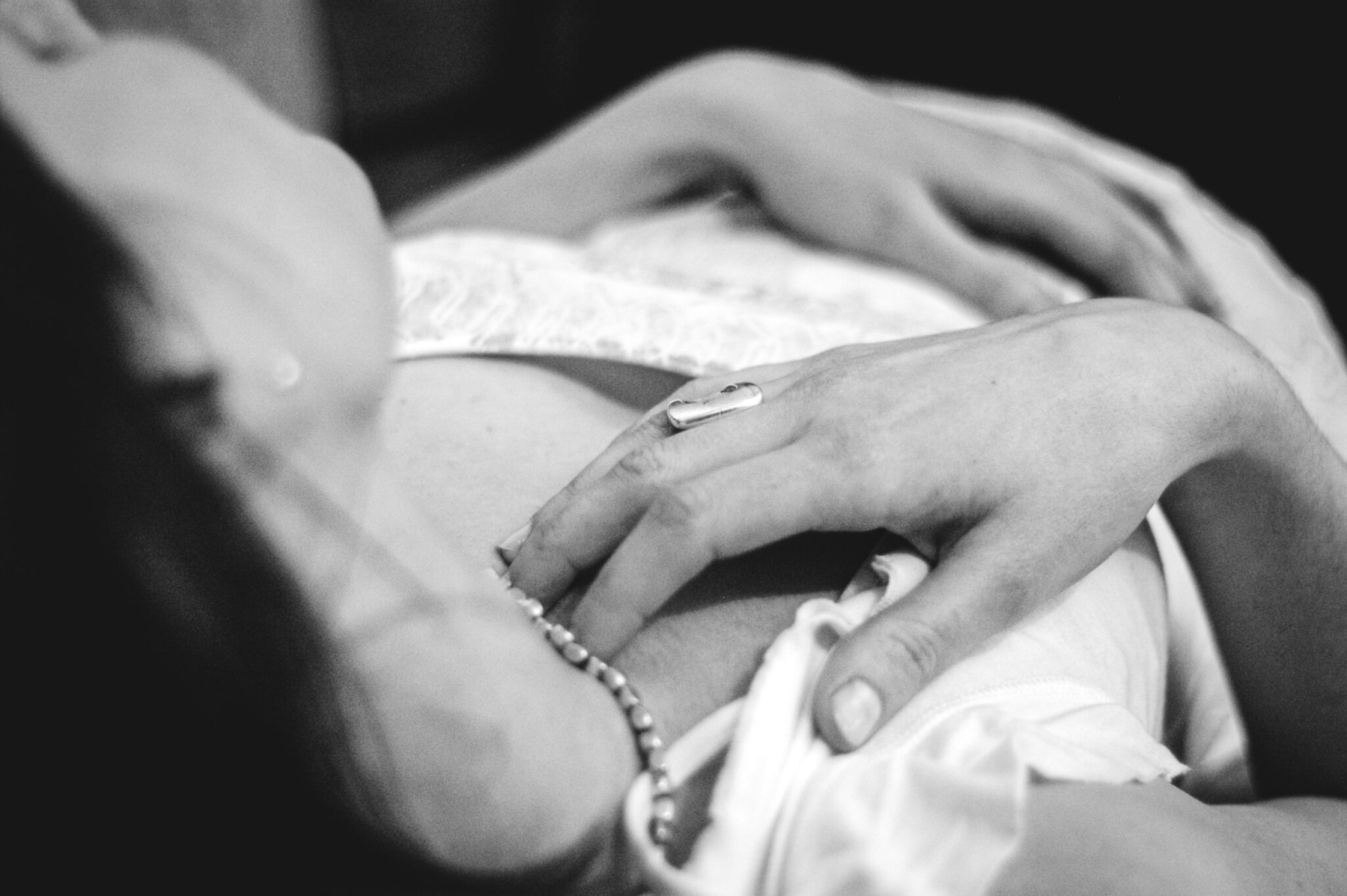 Les mains sensuelles de Laeti